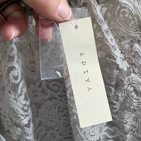 Adiva Gray Lace Top XS - Picture 4 of 6